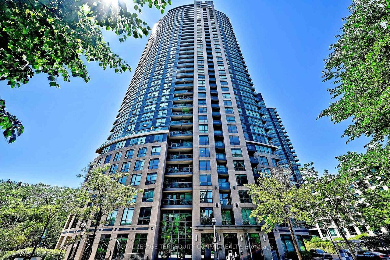 219 Fort York Boulevard #405 - Photo 2 of 34