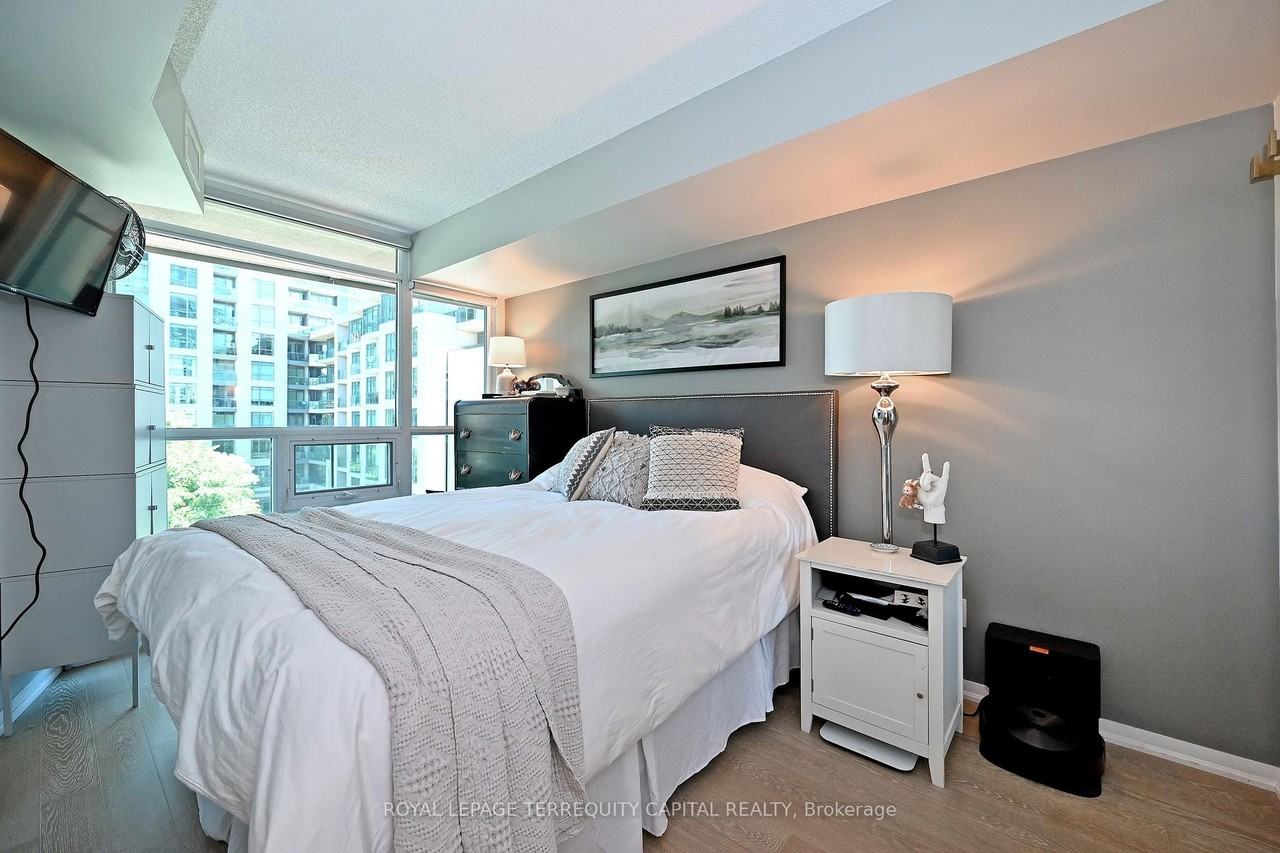 219 Fort York Boulevard - Photo 18