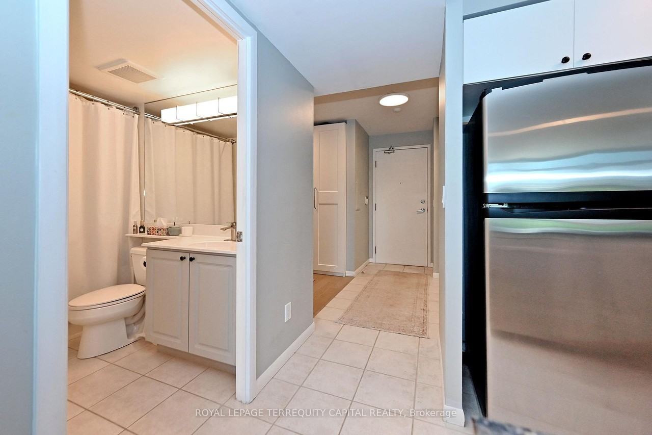 219 Fort York Boulevard - Photo 8