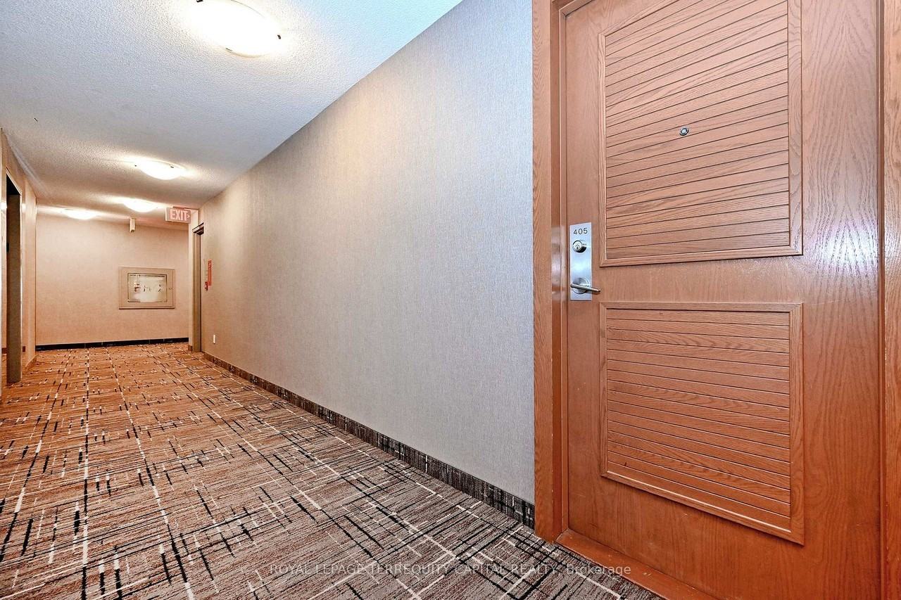 219 Fort York Boulevard #405 - Photo 3 of 34
