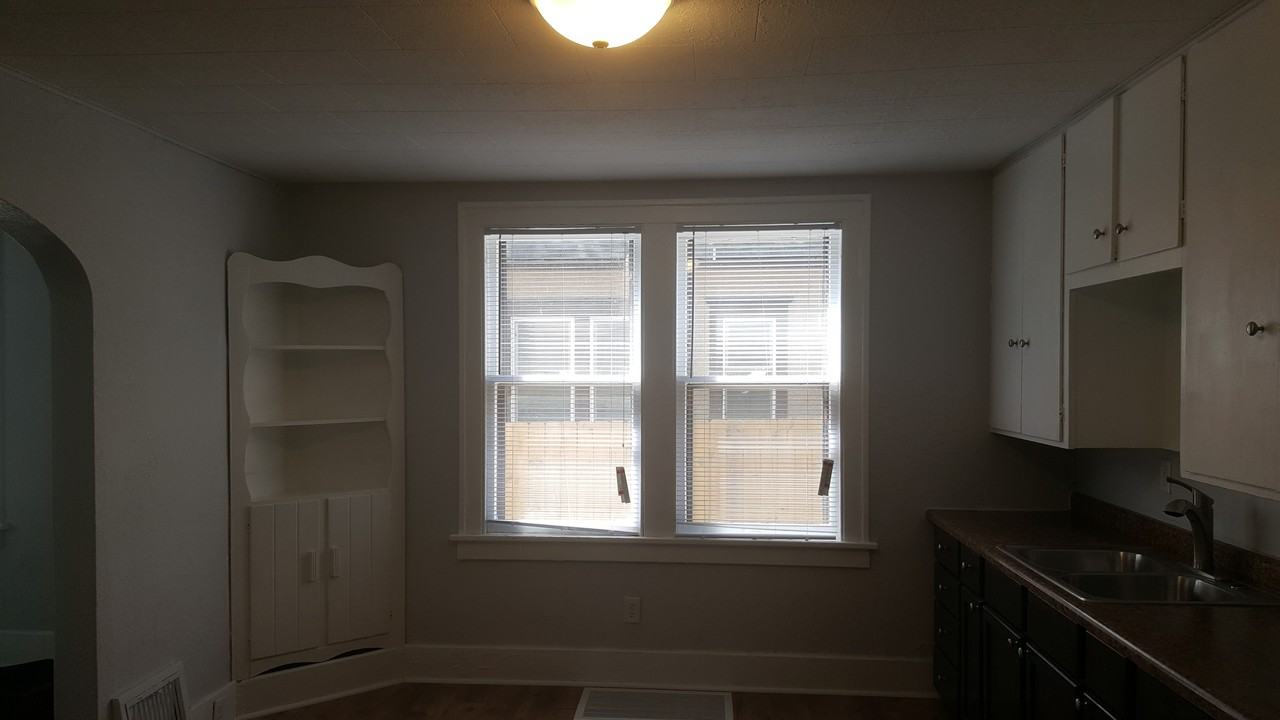 621 5th Ave Se #1 - Photo 6 of 11