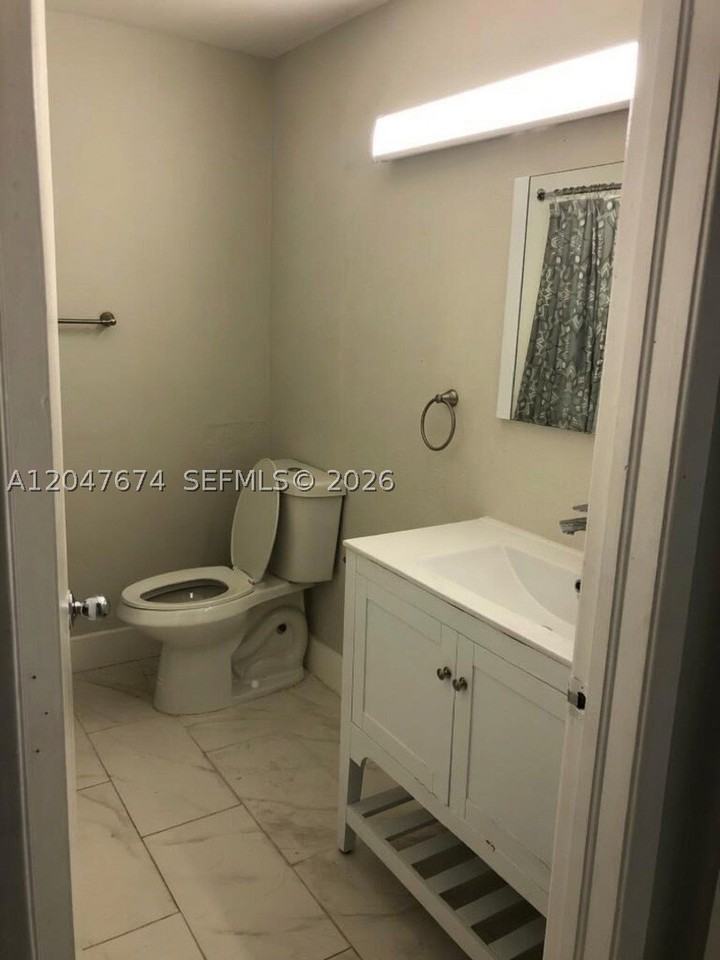 4540 Nw 107th Ave #307-11 - Photo 6 of 8