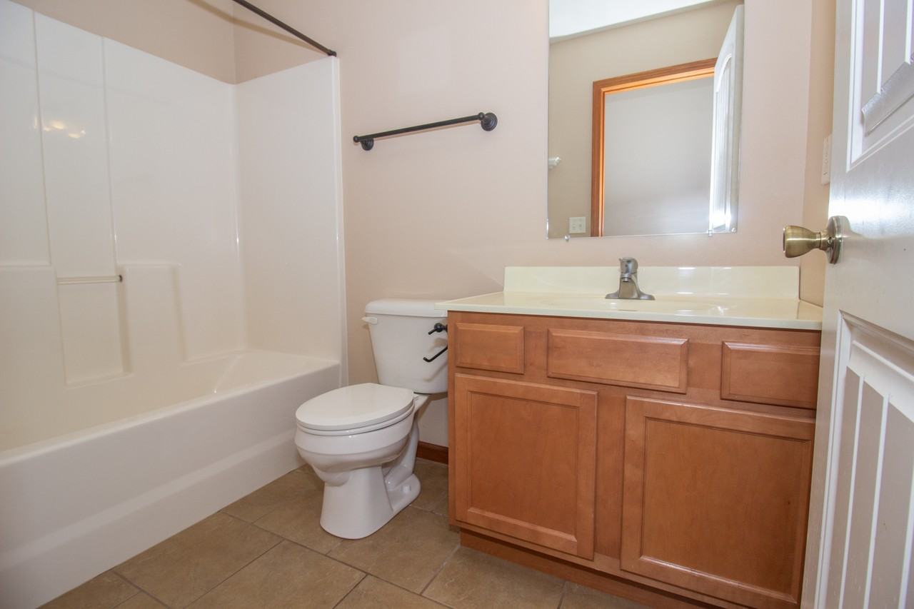 22039 Harlan Ln - Photo 4 of 29