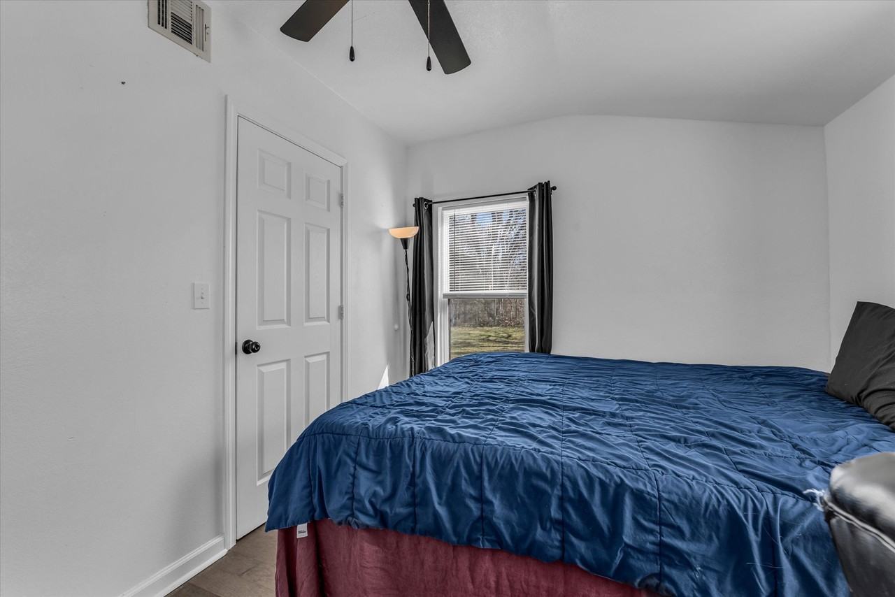 1209 Southey St - Photo 6 of 21