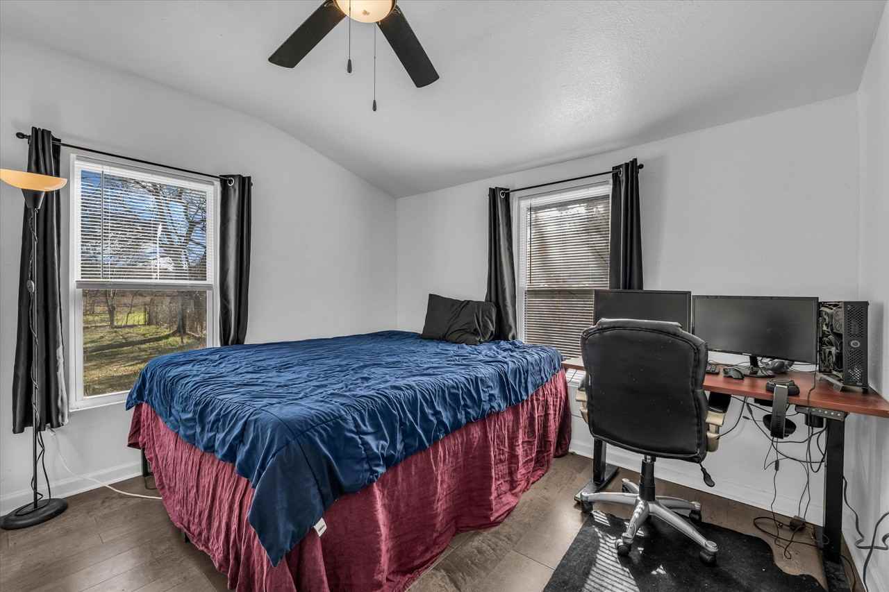 1209 Southey St - Photo 7 of 21