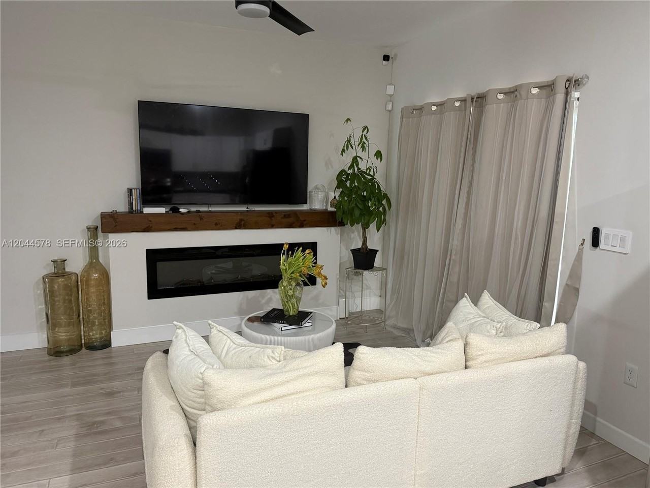 1035 Nw 2nd Ave #1035 - Photo 3 of 33