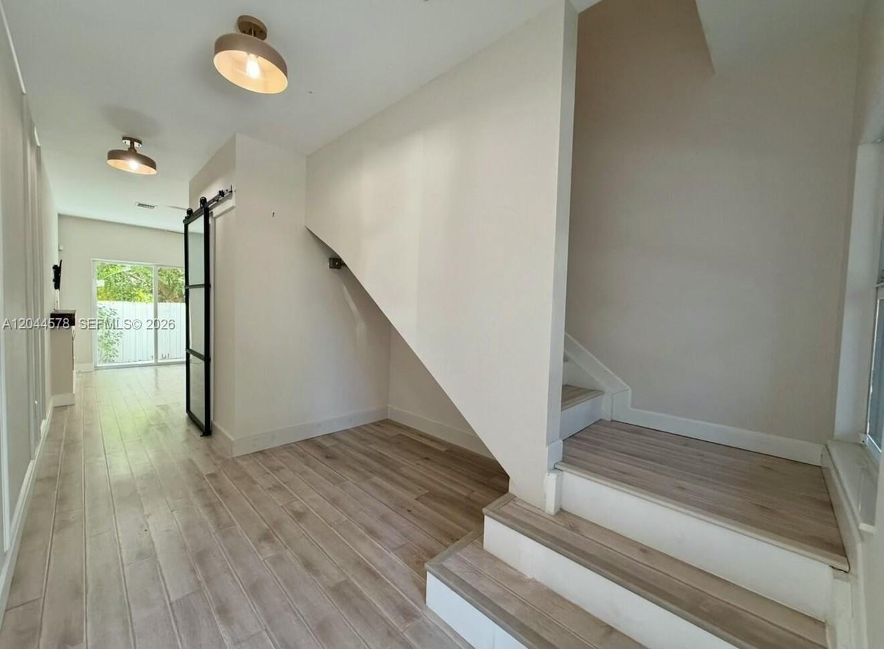 1035 Nw 2nd Ave #1035 - Photo 7 of 33