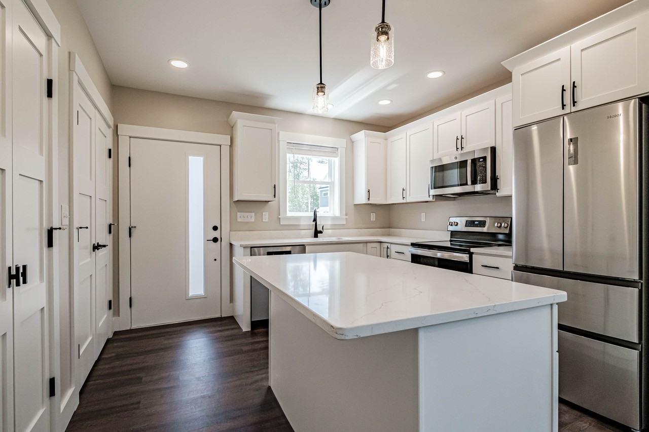 11 Sunshine Cir #1 - Photo 4 of 41