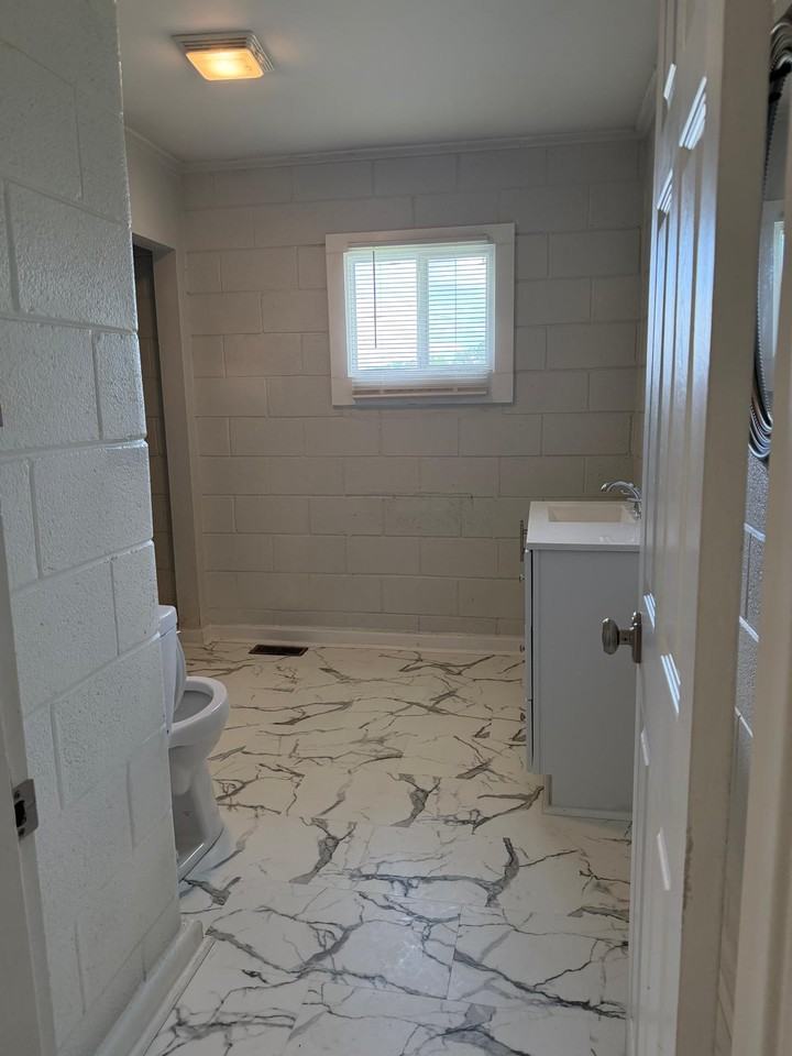 7420 Rouse Rd - Photo 5 of 43