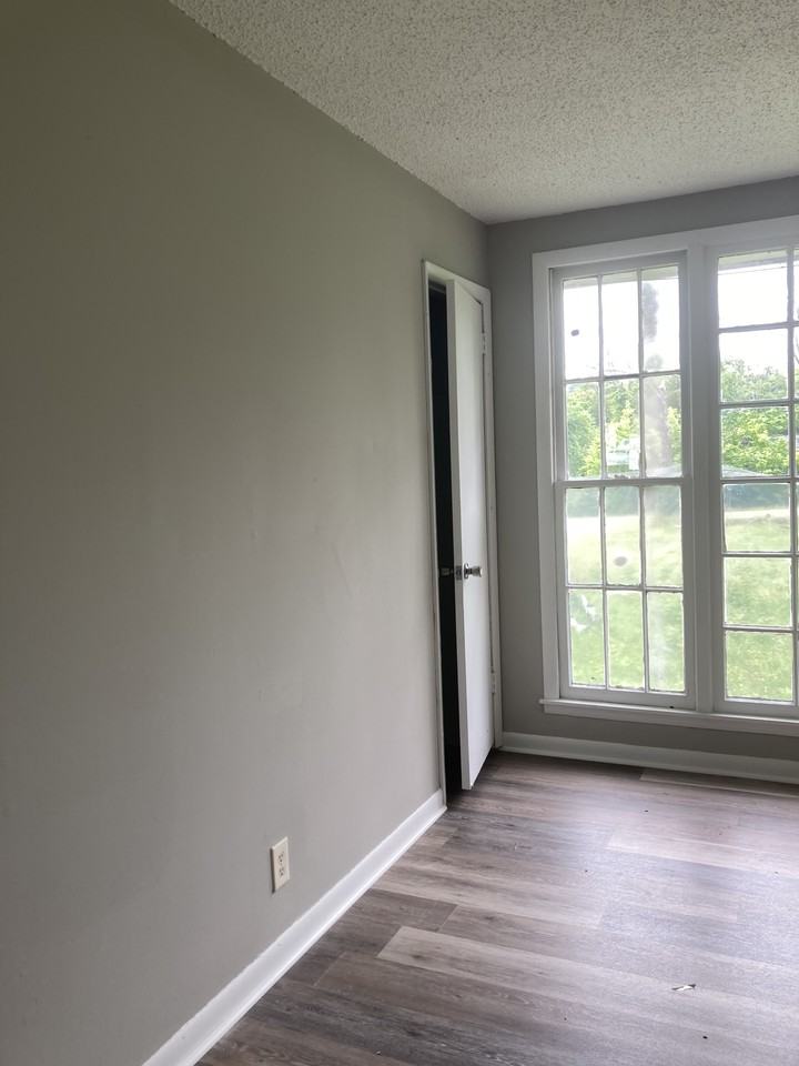 597 Westchester Dr - Photo 3 of 7