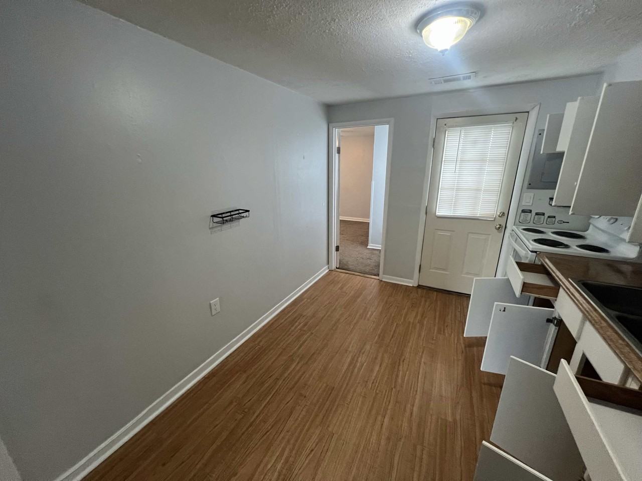 609 Jefferson St #609 - Photo 2 of 9