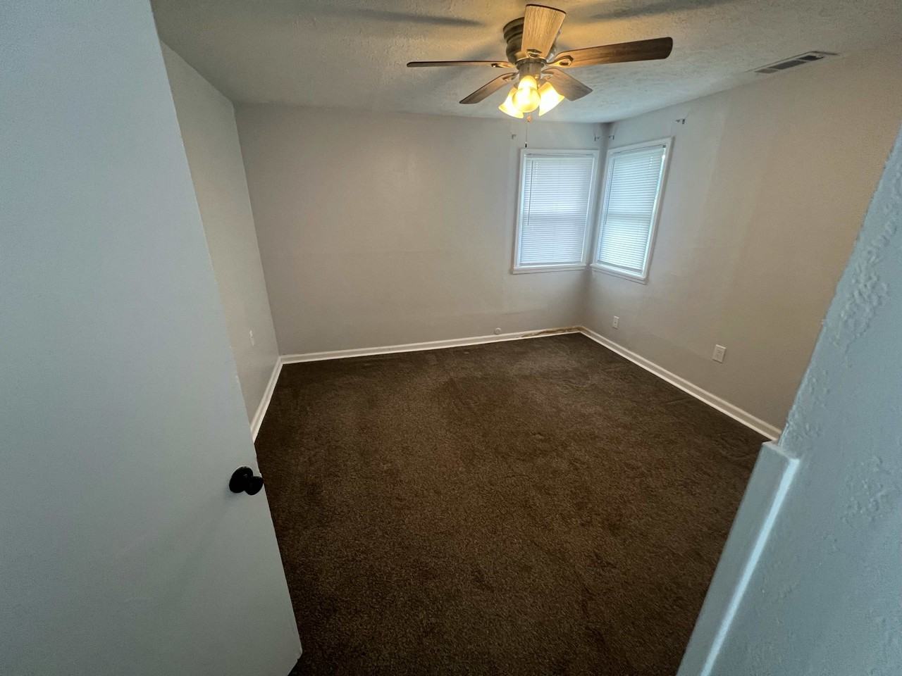 609 Jefferson St #609 - Photo 4 of 9
