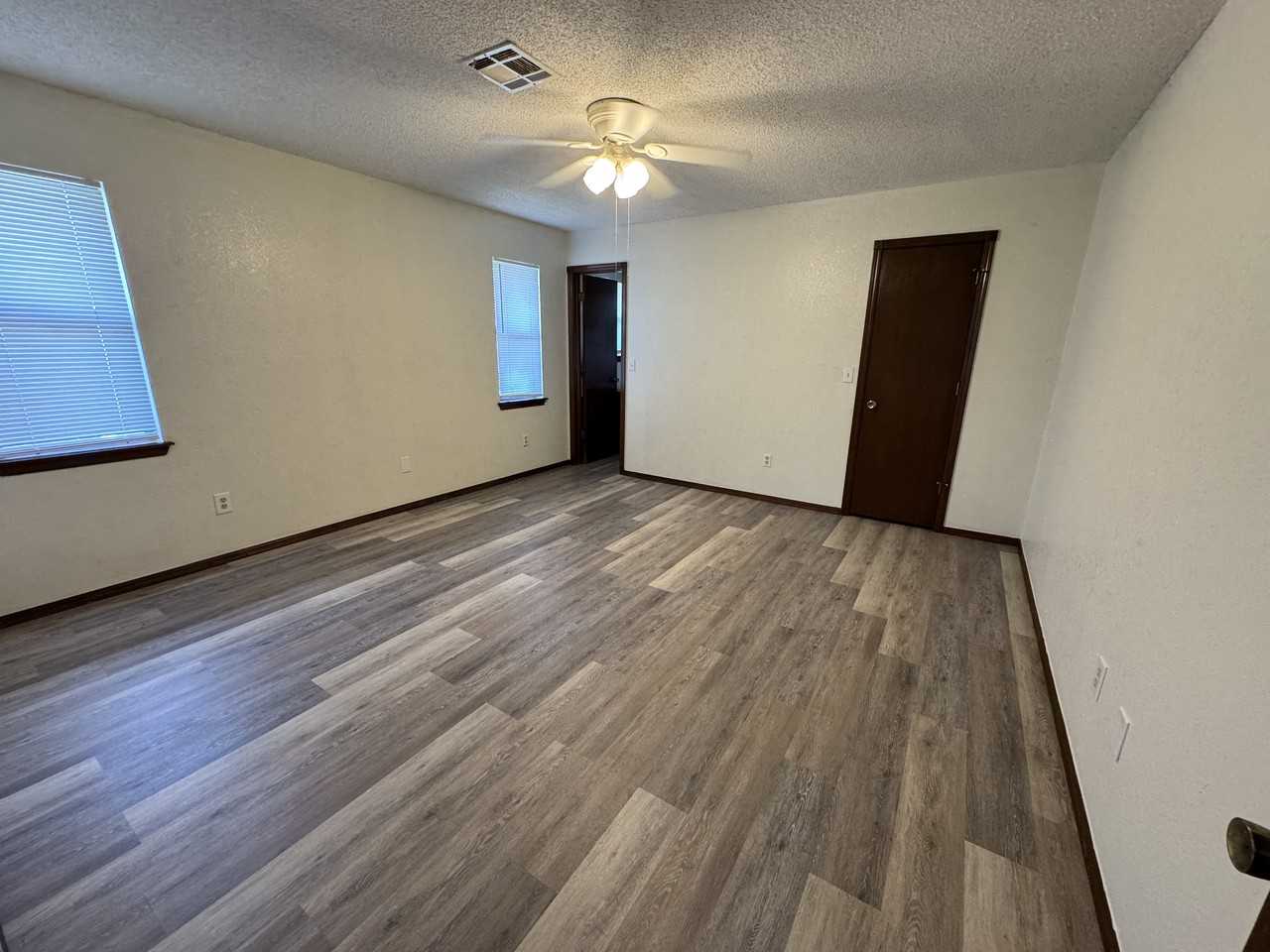 8413 Woodfield St - Photo 6 of 20