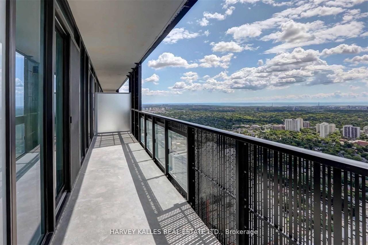 8 Eglinton Avenue East - Photo 12