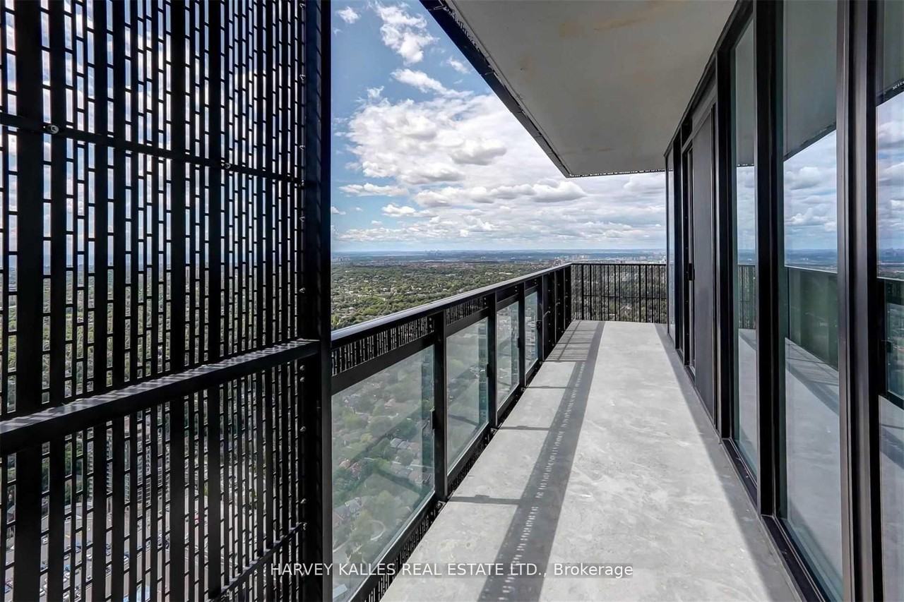 8 Eglinton Avenue East - Photo 11