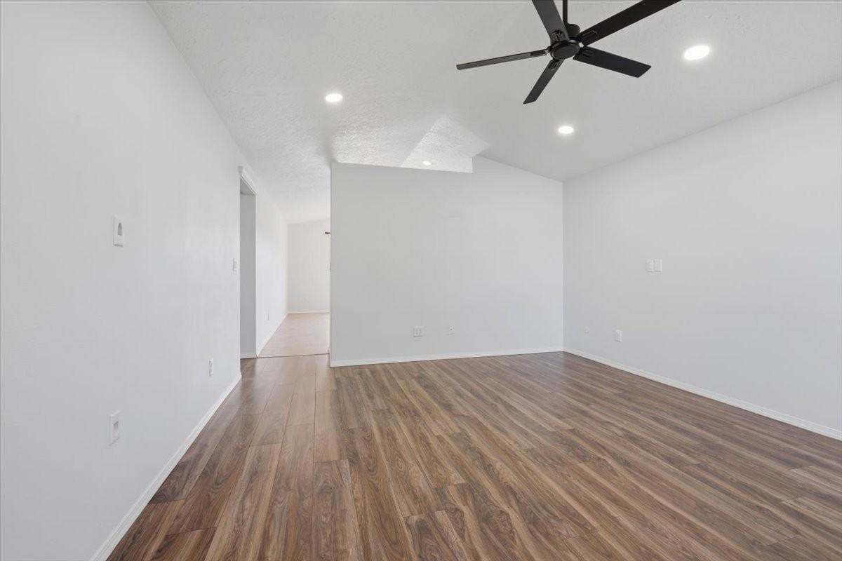 1020 Aspen Grove St #1 - Photo 4 of 18