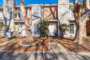 827 E Boyd Dr - Photo 1 of 1