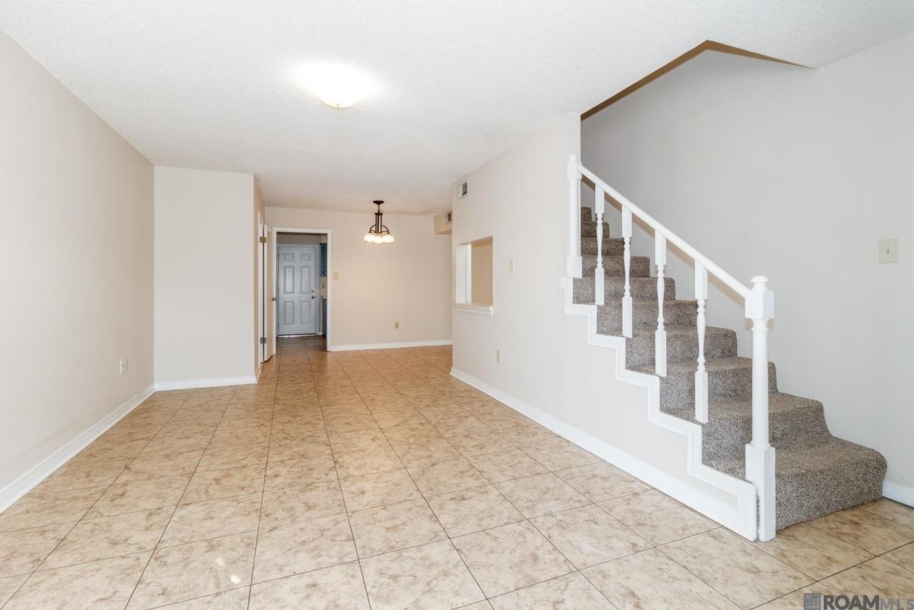 827 E Boyd Dr - Photo 3 of 23