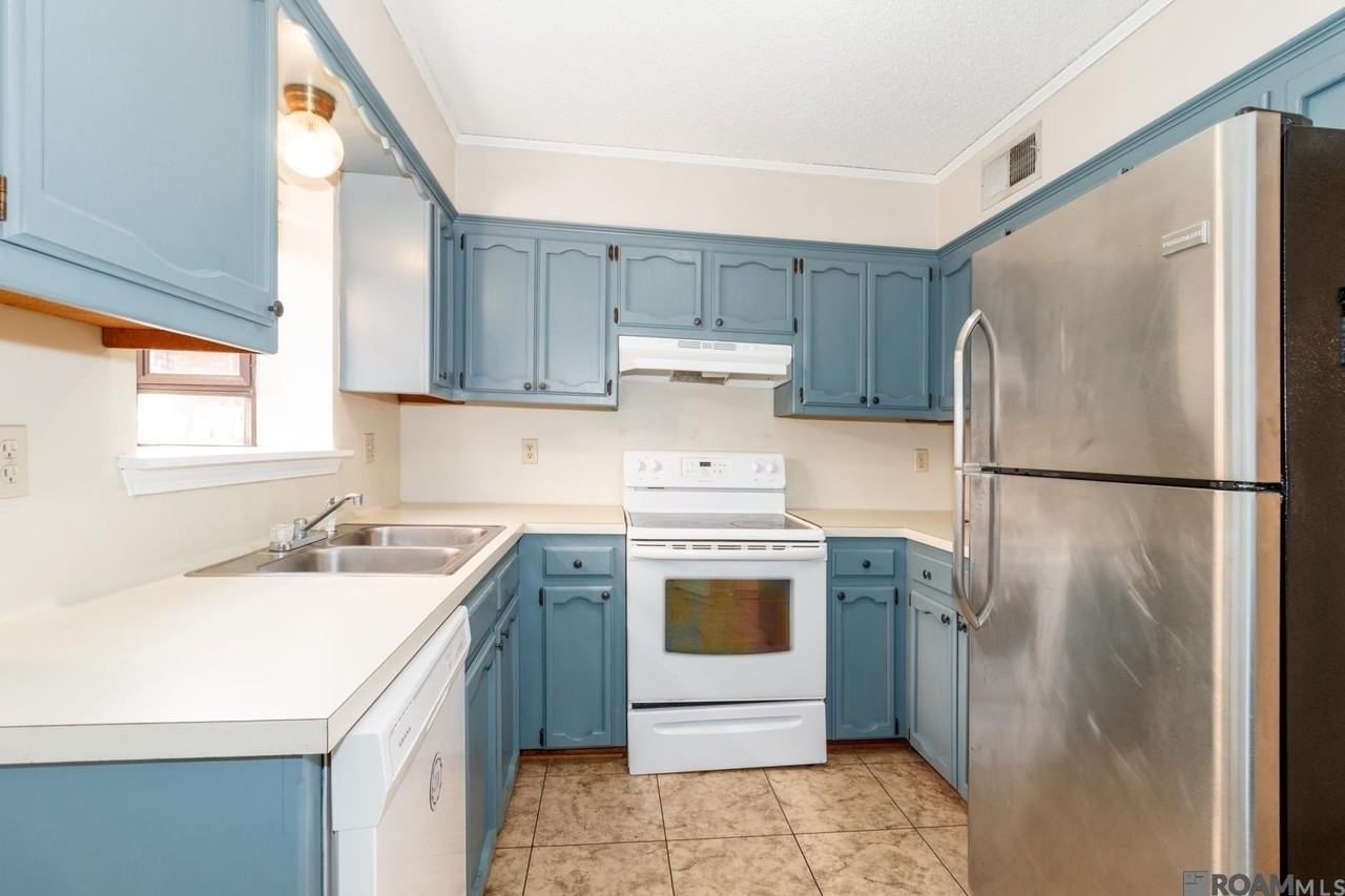 827 E Boyd Dr - Photo 7 of 23