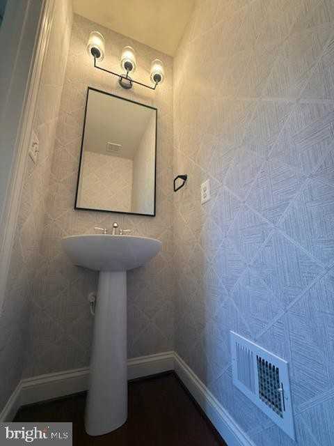 4506 Wycliffe Ln - Photo 7 of 18