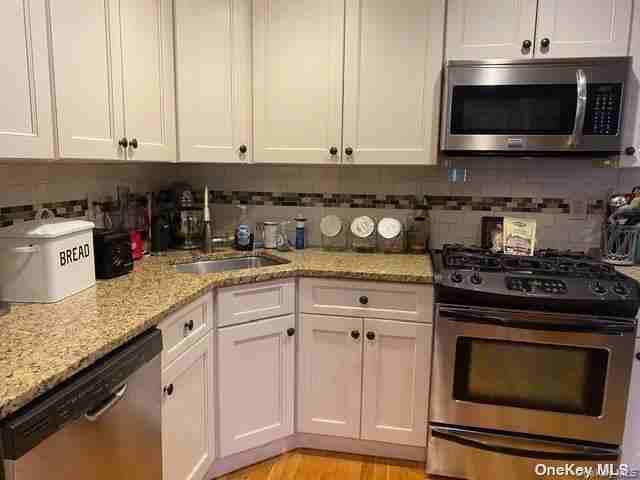 143 W Broadway - Photo 3 of 33