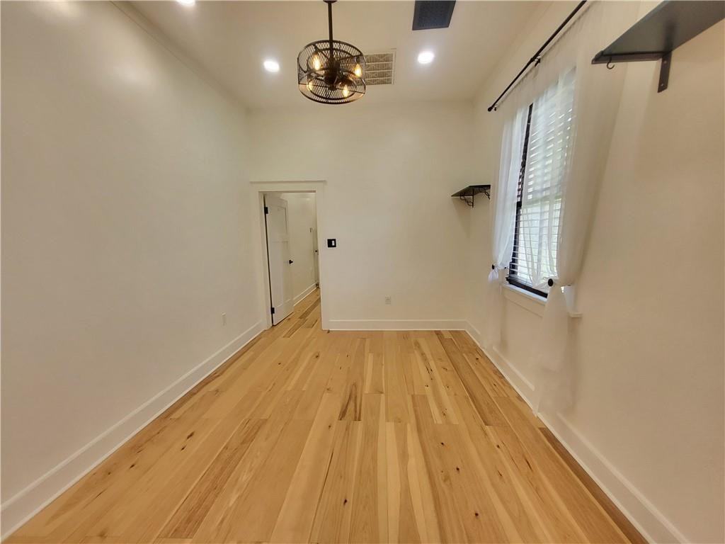 621 Elmira Ave - Photo 4 of 12