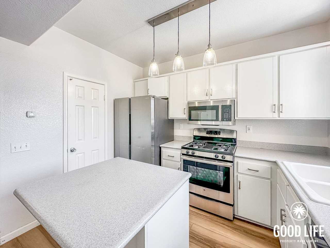 221 Donax Ave #11 - Photo 2 of 37