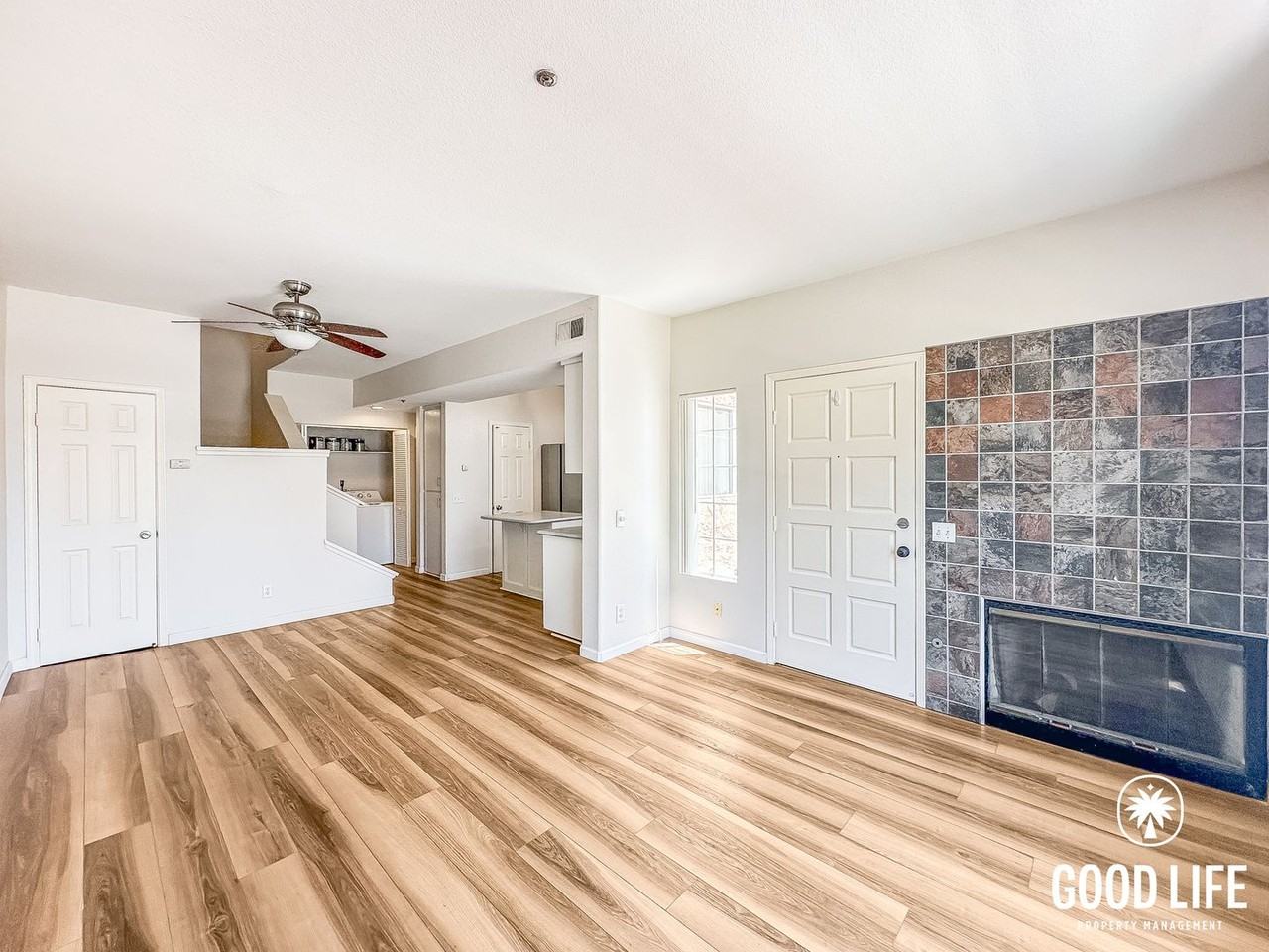 221 Donax Ave #11 - Photo 4 of 37