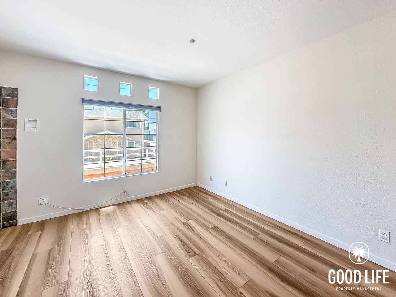 221 Donax Ave #11 - Photo 6 of 37