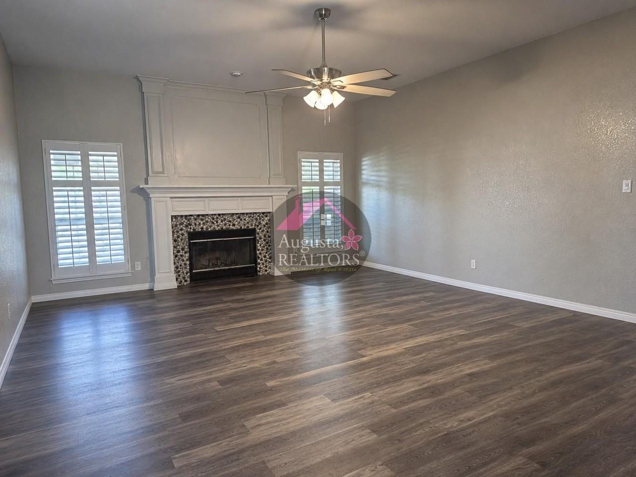 5001 5001 Crystal Creek - 5001 Crystal Creek - Photo 2 of 6