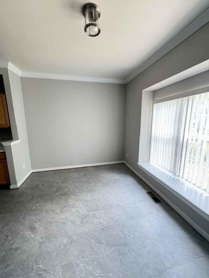 8738 Springwater Dr - Photo 3 of 12