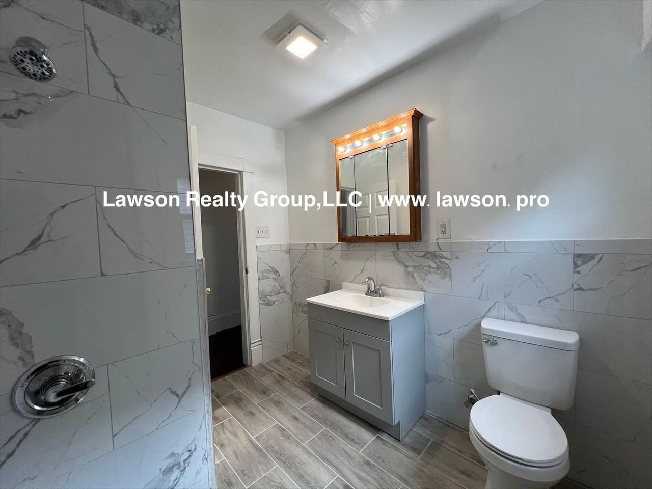 1208 Chapman Ave Sw - Photo 2 of 35
