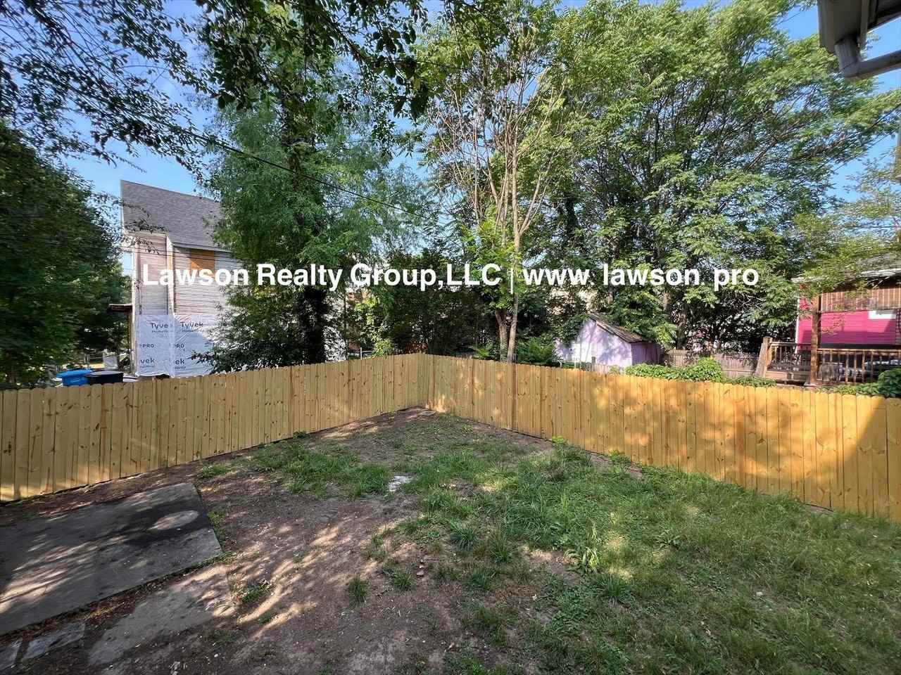 1208 Chapman Ave Sw - Photo 4 of 35