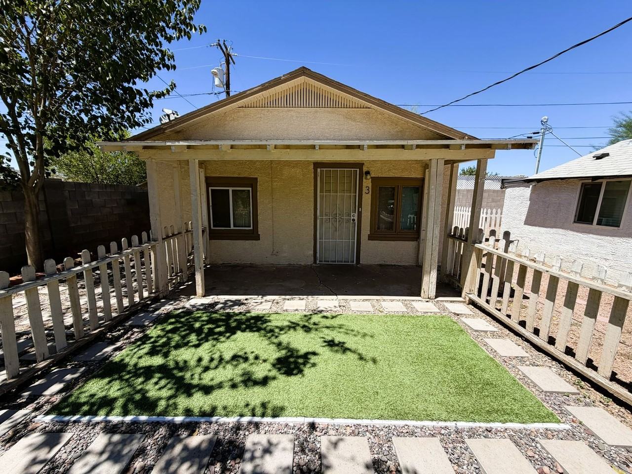 906 E Fairmount Ave - Photo 2 of 8