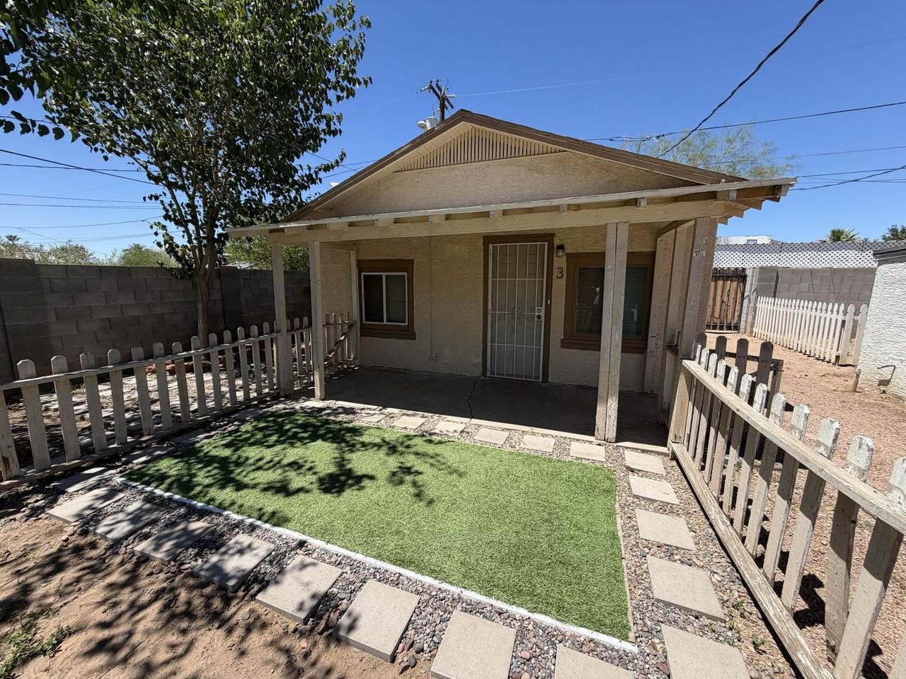 906 E Fairmount Ave - Photo 3 of 8