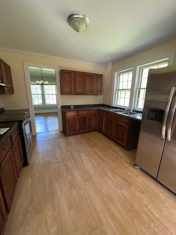 388 N State St - Photo 3 of 22