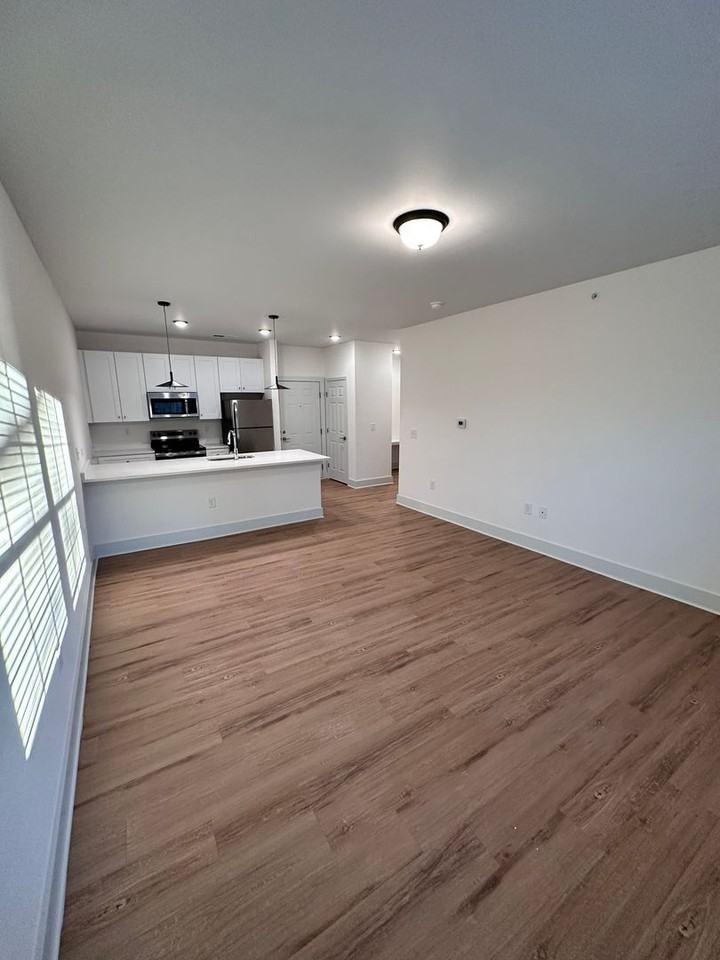 3515 Markland Dr - Photo 4 of 15