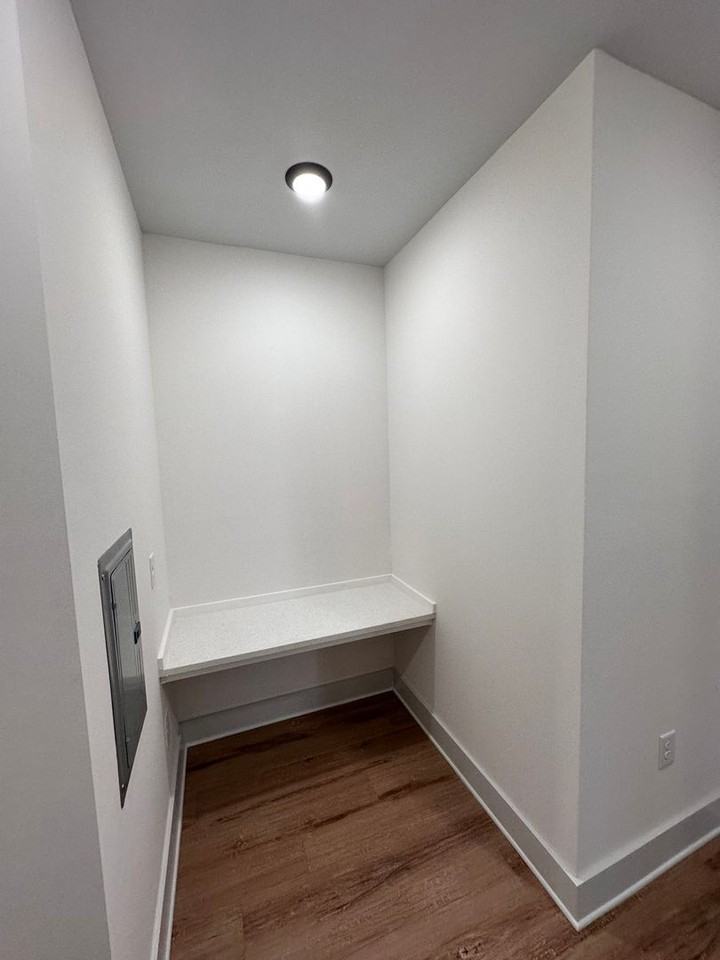 3515 Markland Dr - Photo 6 of 15