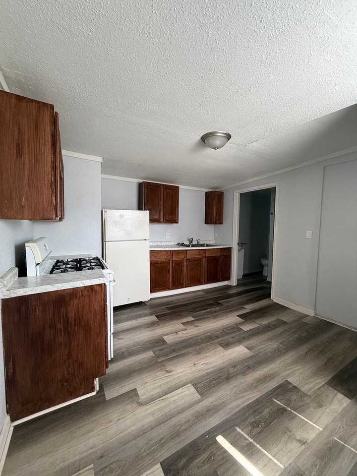 2015 Miller St ##A - Photo 4 of 8