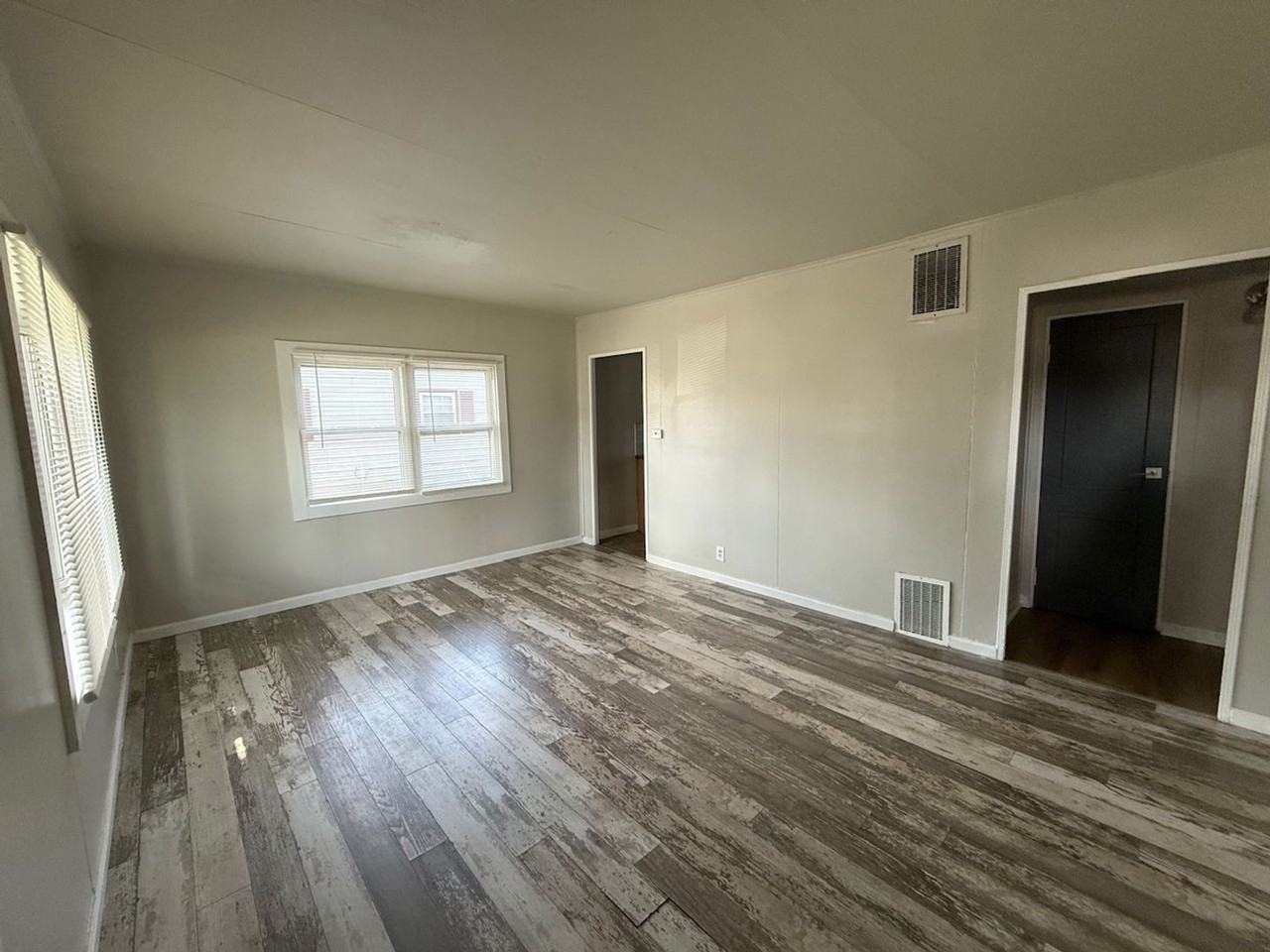 2237 Saint Paul St - Photo 6 of 19
