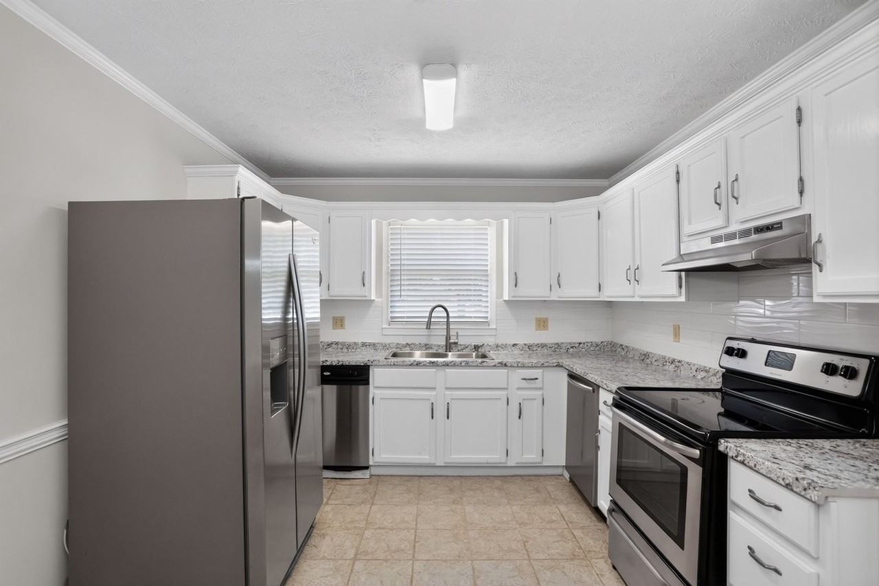104 Montclair Dr - Photo 6 of 43