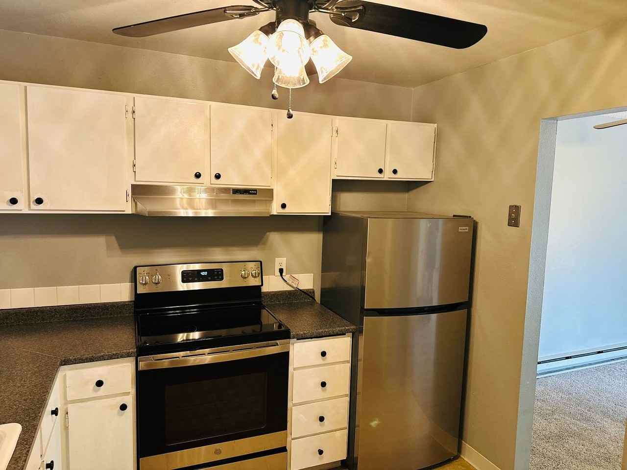 345 Ne 105th St - Photo 4 of 25