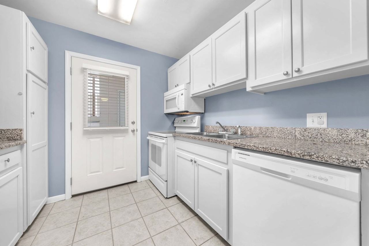 2100 W Beach Dr #101 - Photo 4 of 37