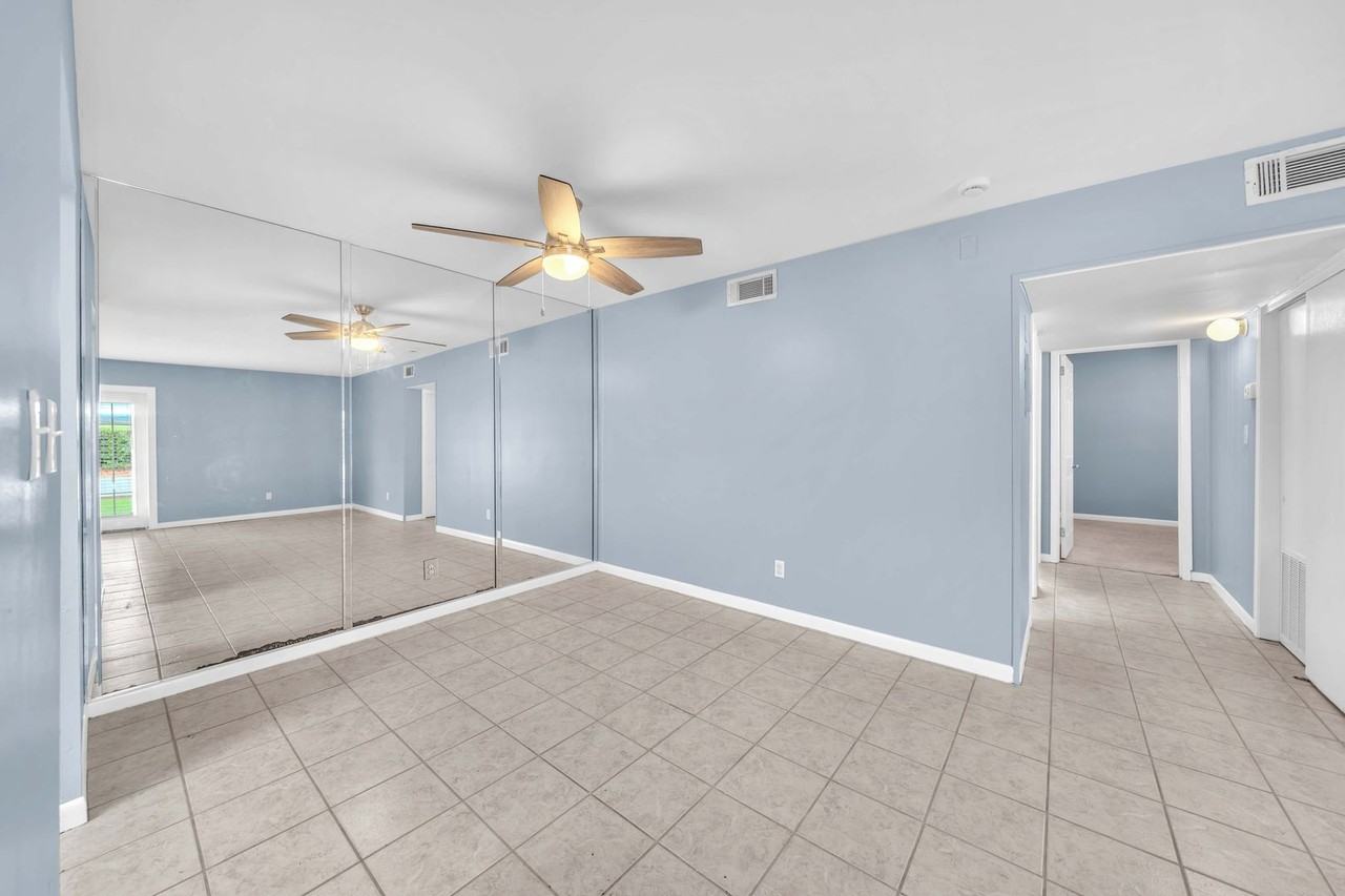 2100 W Beach Dr #101 - Photo 7 of 37