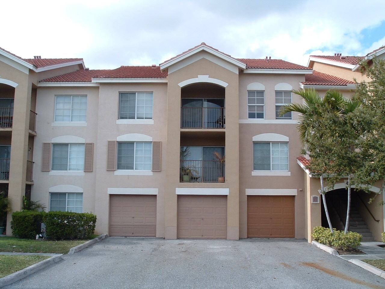 4200 San Marino Blvd #306 - Photo 5 of 11