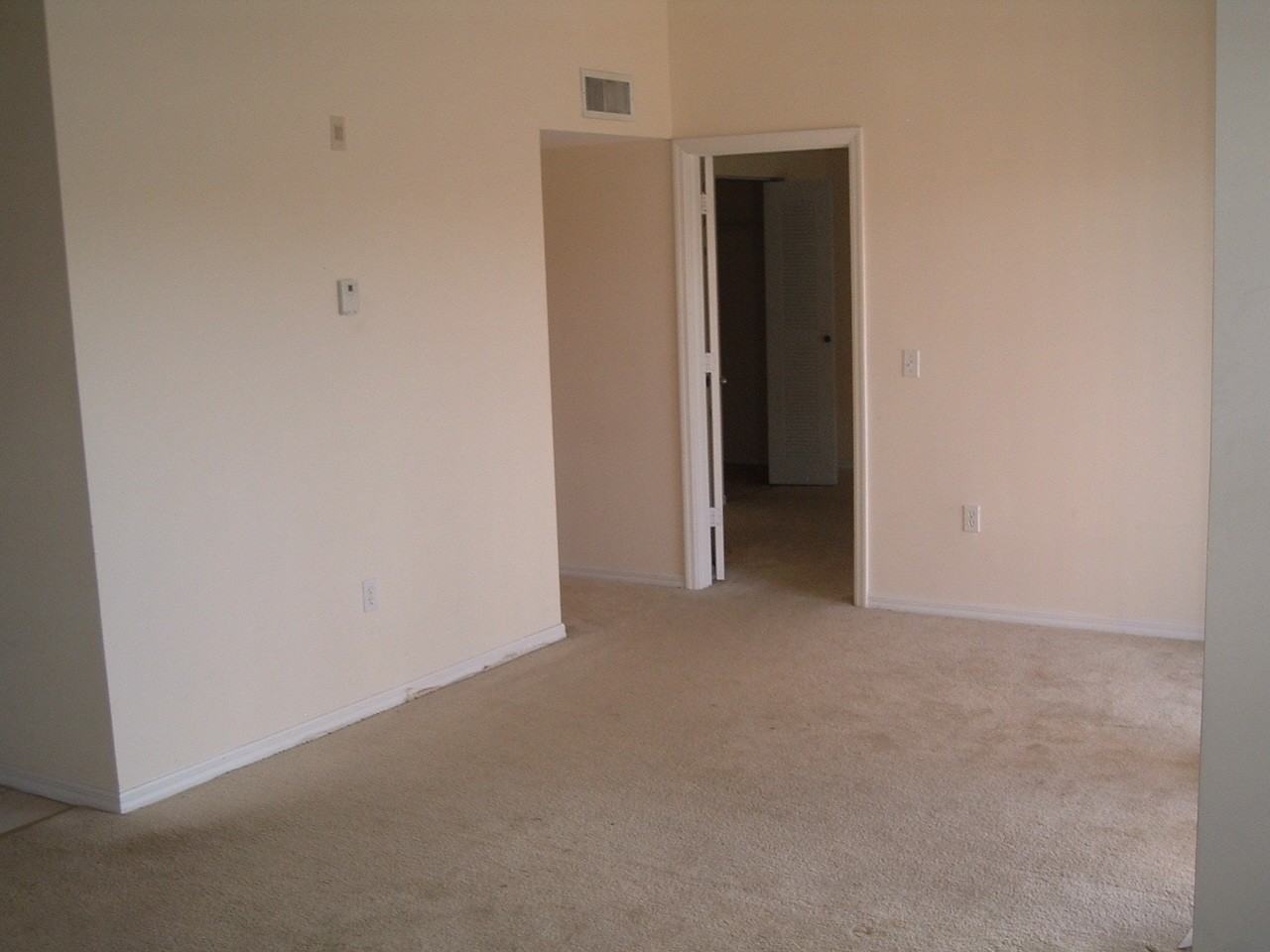 4200 San Marino Blvd #306 - Photo 6 of 11