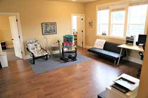 featured image of 1660 Nw Van Buren Ave