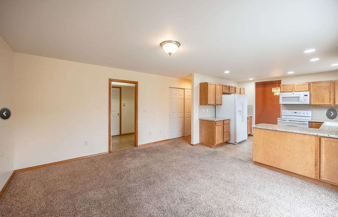 402 E Tanglewood Dr - Photo 3 of 25