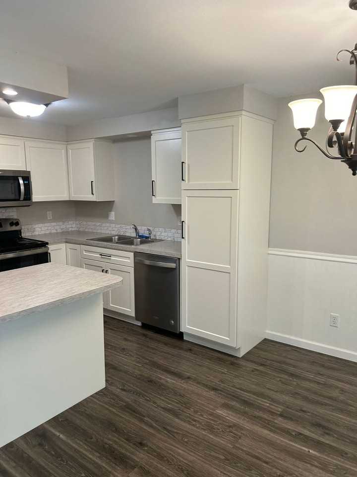 5148 W Clinton St - Photo 7 of 12