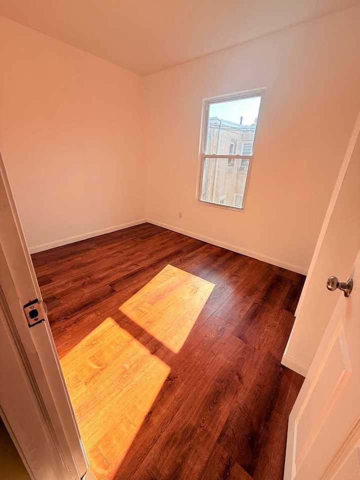 3843 N 10th St - Photo 7 of 8